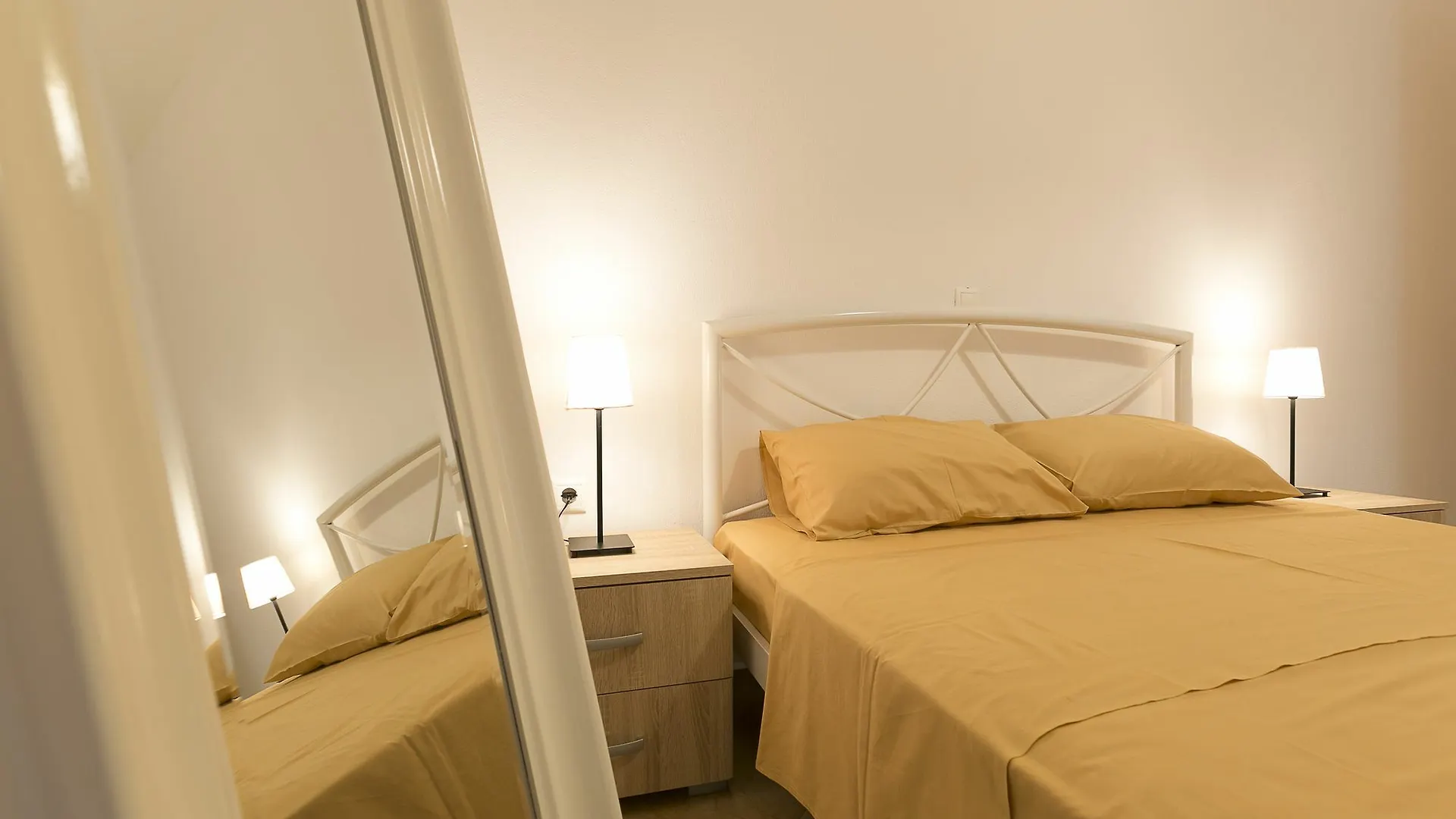 Velia Boutique Apartments Уранополис