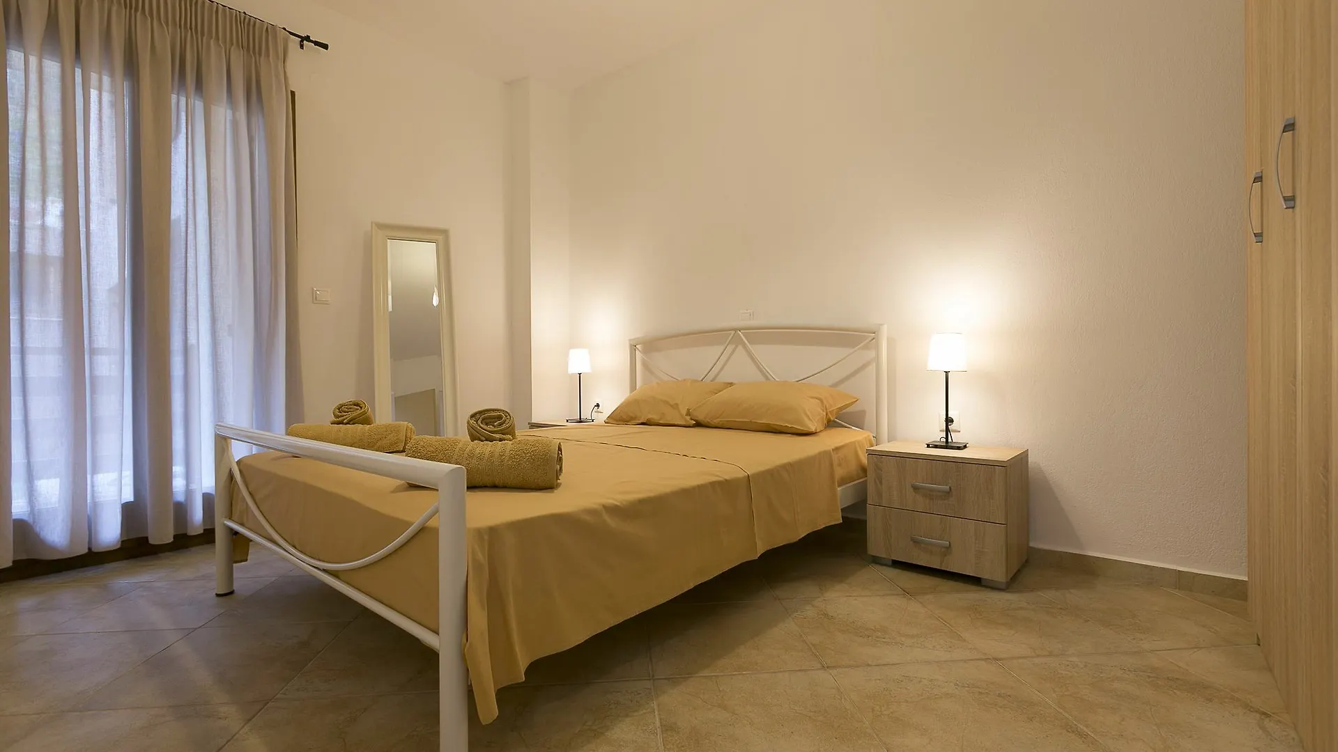 Velia Boutique Apartments Уранополис