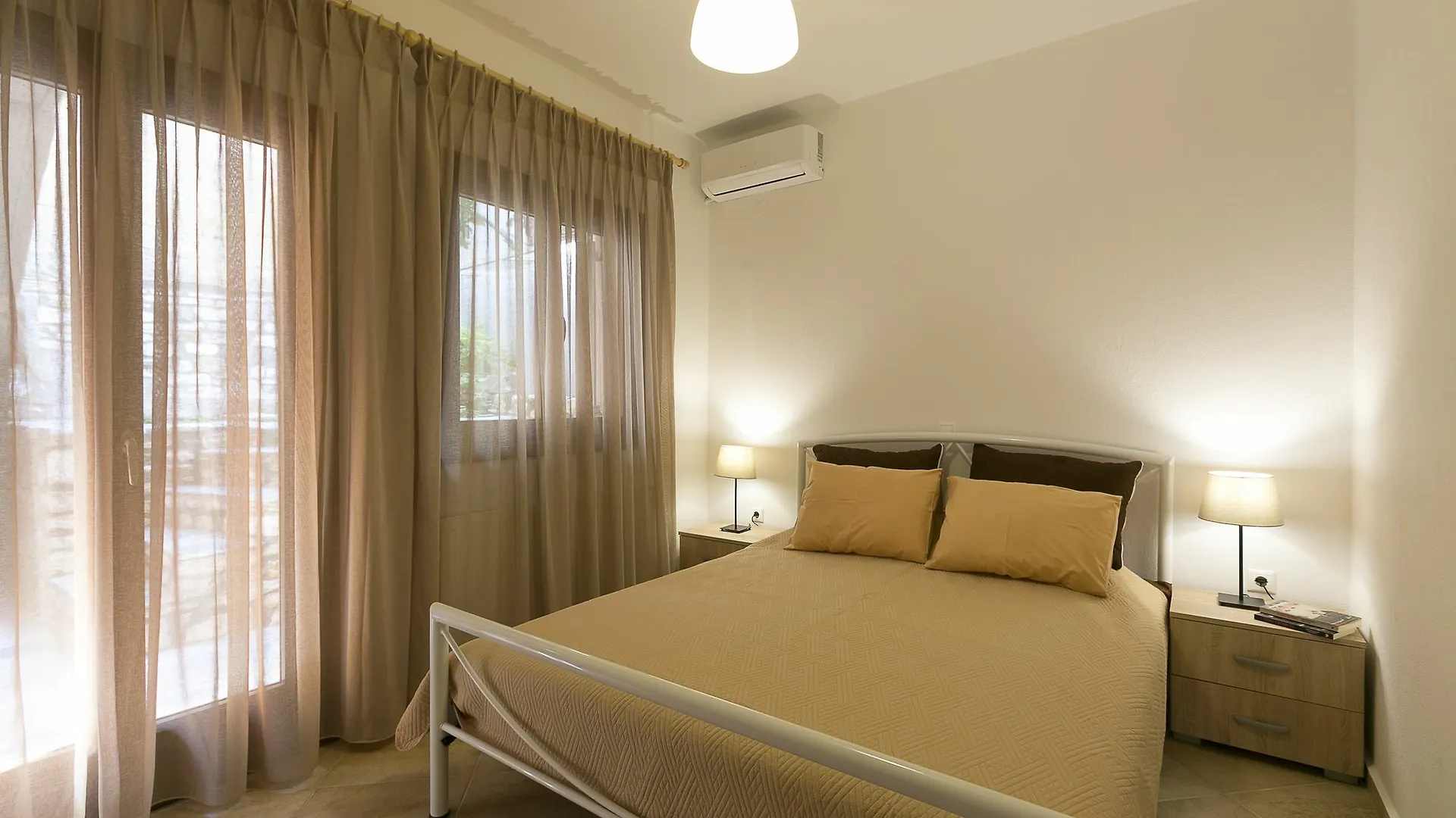 Velia Boutique Apartments Уранополис